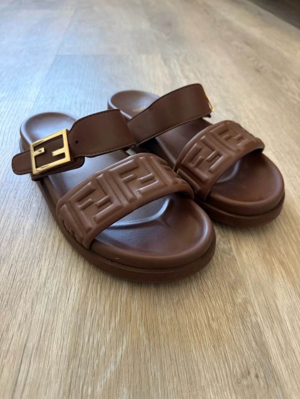 Fendi leather slide